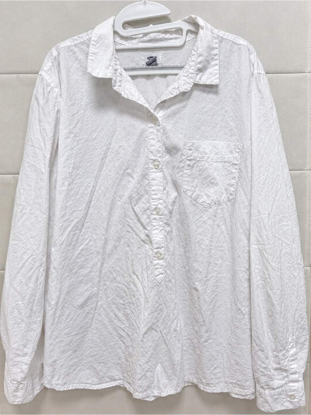 Old Navy XXL White Cotton Textured Dot Partial Button Down Shirt